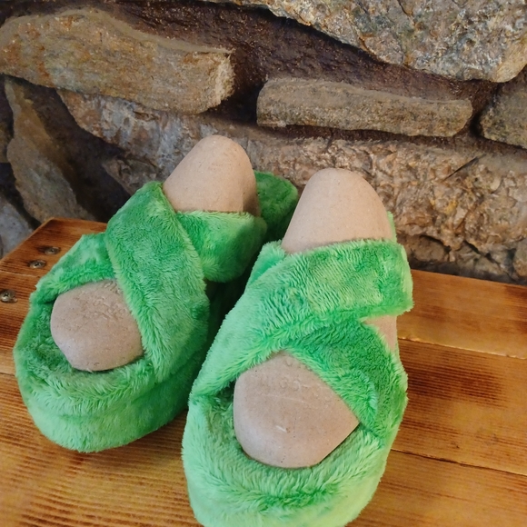 JESSICA SIMPSON PLATTFORM FAUX FURRY SIZE 6 - Picture 3 of 7